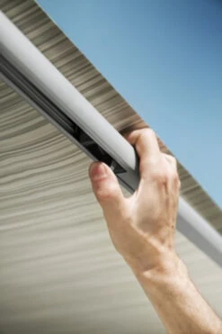 Thule Omnistor 1200 Caravan Awning Canopy -Family Camp Gear Store Thule Omnistor 1200 PIU pum buckle technology 02 450xxxxx 02932.1513697280