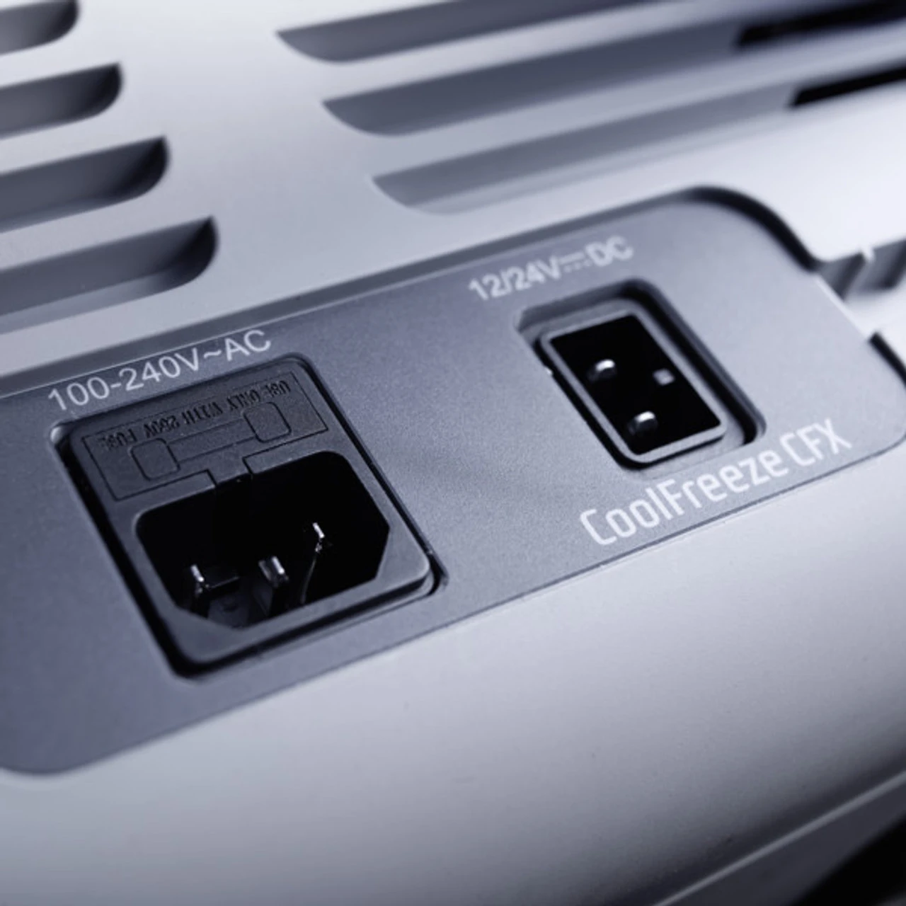 Waeco CFX65DZ Dual Zone 12v Mains Mobile Freezer Cool Box 6 Waeco CFX65DZ Dual Zone 12v Mains Mobile Freezer Cool Box - Image 4