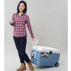 Igloo MaxCold 60 Roller Cool Box Wheeled Ice Chest -Family Camp Gear Store maxcold 60 quart tow handle 52756.1425296397